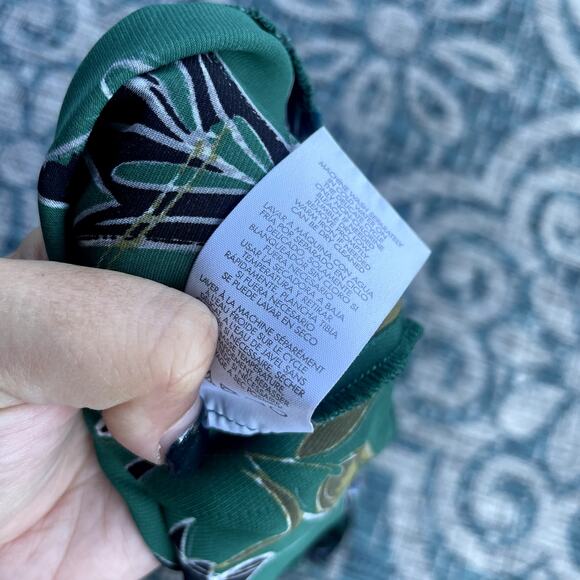 Cabi Zoe Falling Flowers Sleeveless Peplum Tank Top Blouse Green Floral Size M - Picture 5 of 8